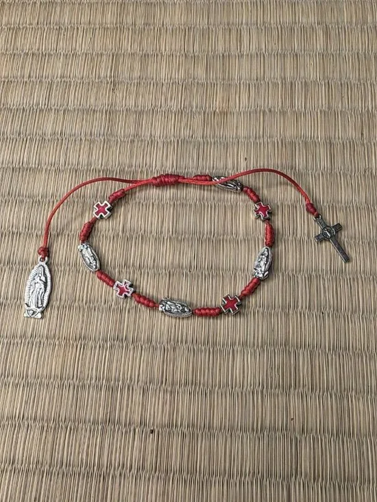 Red Virgin Mary Bracelet - Picture 2 of 5